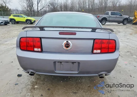 2006 Ford Mustang Gt z USA, uszkodzony, nr VIN 1ZVFT82H465137938